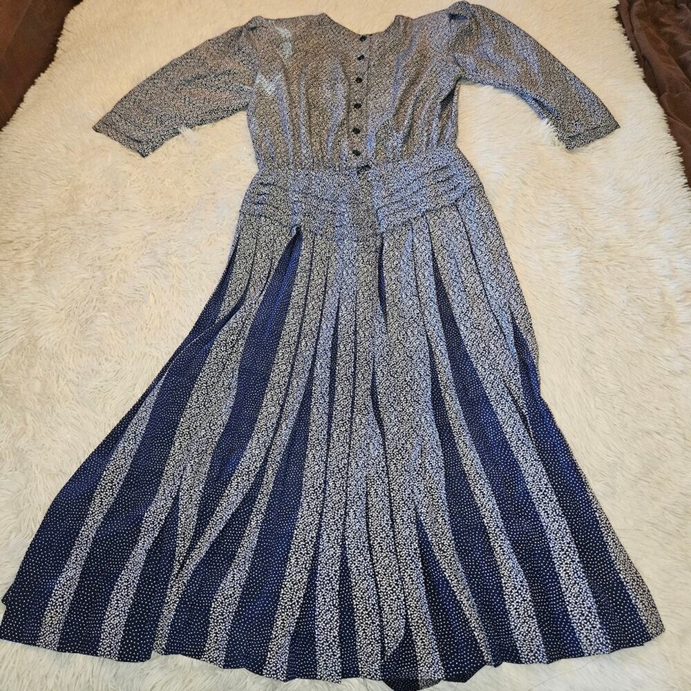 2/$30 Vintage 80s B.G.B. Ltd. Blue and White Fit and Flare Midi Dress Size 8 - Picture 4 of 10